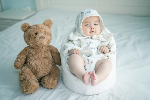 怀化宝宝吃不饱母乳的症状